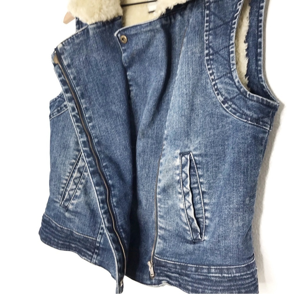 ANTHRO DAUGHTERS OF THE LIBERATION Denim Sherpa Fur Vest M - Picture 5 of 9